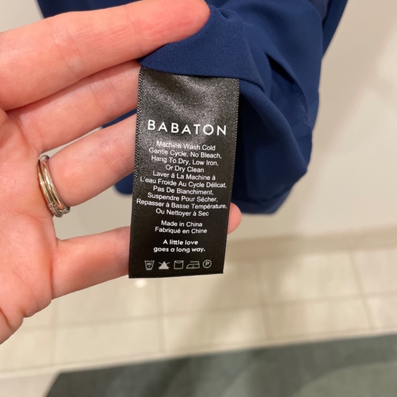 Aritzia |  Blue | Babaton Top | Not quite a crop | S - Picture 2 of 3